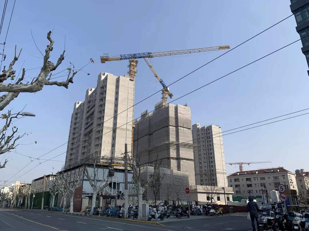 “10万+”友商有点多，中海上海一红盘第六批次50人认购仅4人网签