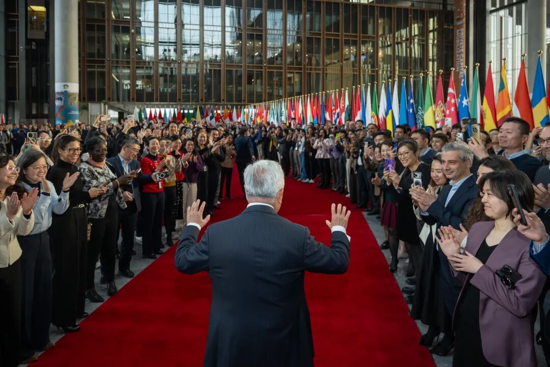 亚投行行长兼董事会主席金立群届满卸任 亚投行行长兼董事会主席金立群届满卸任