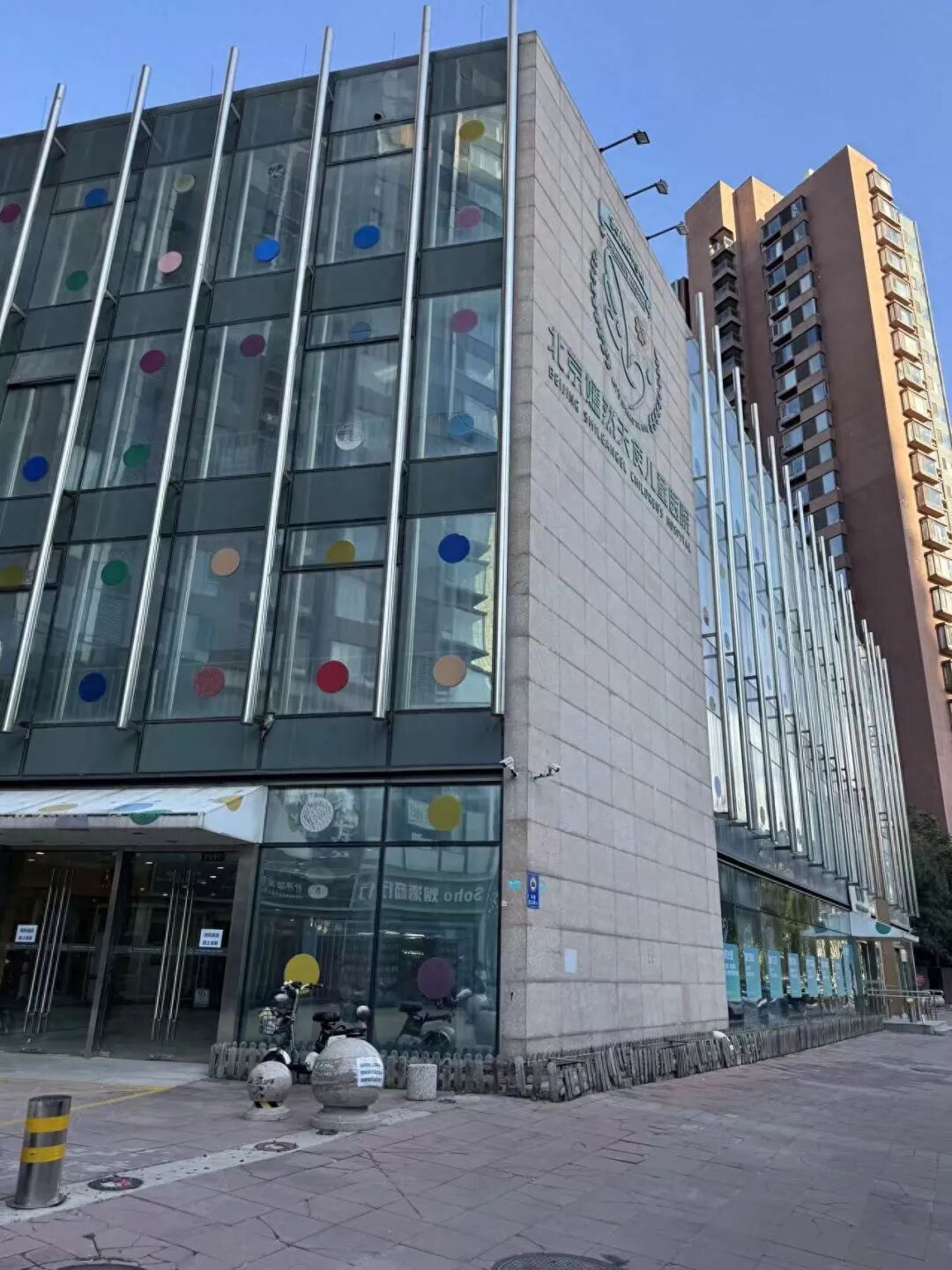 嫣然天使儿童医院拖欠多年房租，法院判决腾房，李亚鹏：会站好最后一班岗！医院：房东翻倍涨租金，恳请降回市场水平