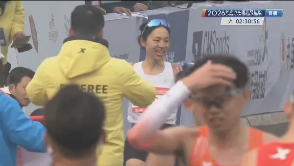 “最快女护士”张水华辞职后首战:重马获第六名!本人赛后回应:爱好有,工作也要有;赛前直播曾坦言因伤状态欠佳 “最快女护士”张水华辞职后首战:重马获第六名!本人赛后回应:爱好有,工作也要有;赛前直播曾坦言因伤状态欠佳