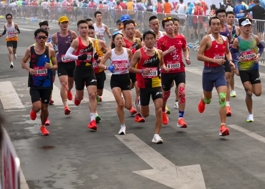 “最快女护士”张水华辞职后首战：重马获第六名！本人赛后回应：爱好有，工作也要有；赛前直播曾坦言因伤状态欠佳