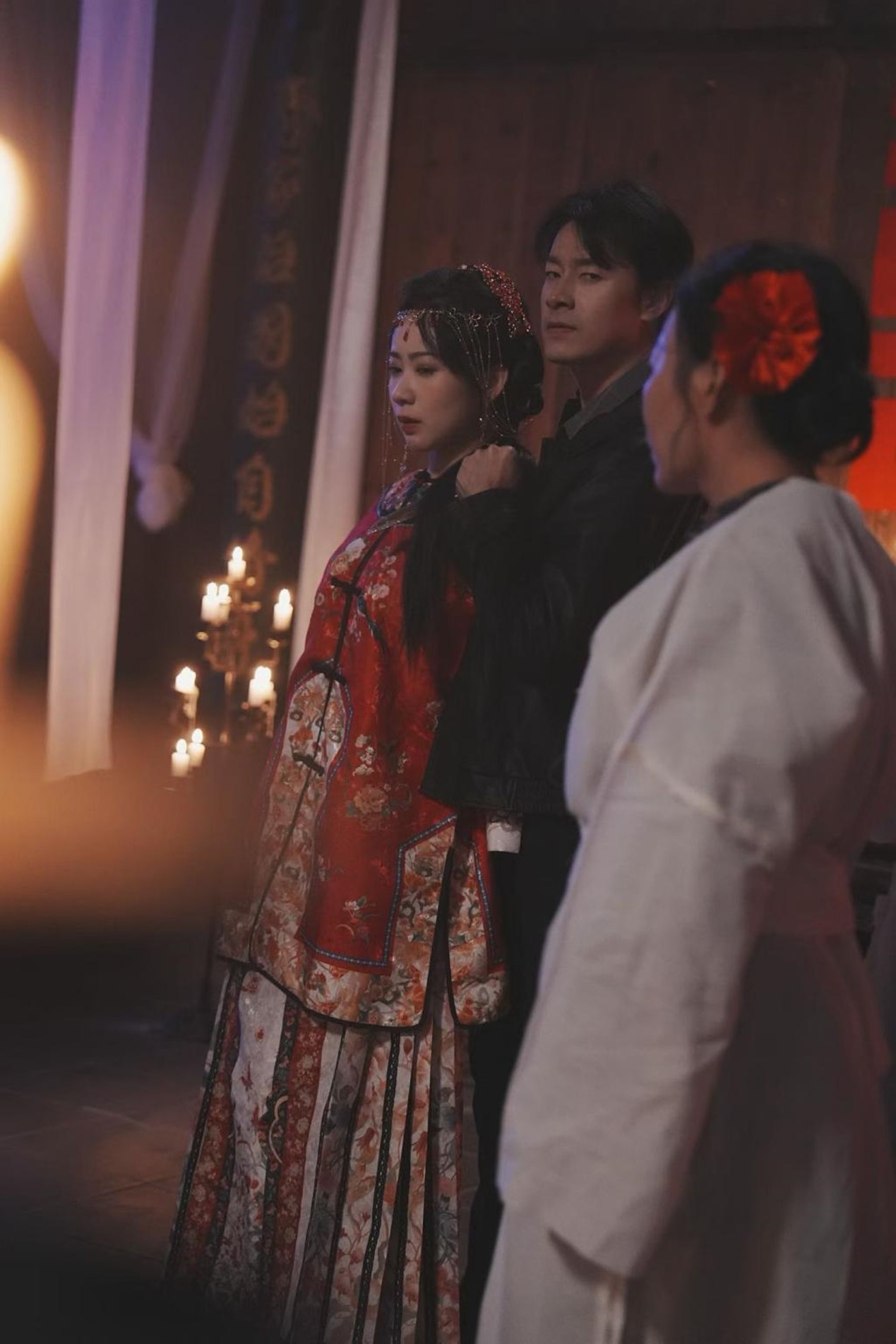 短剧红利狂欢下:屏幕里手握数亿元的“霸总”,屏幕外追要万元欠薪? 短剧红利狂欢下:屏幕里手握数亿元的“霸总”,屏幕外追要万元欠薪?