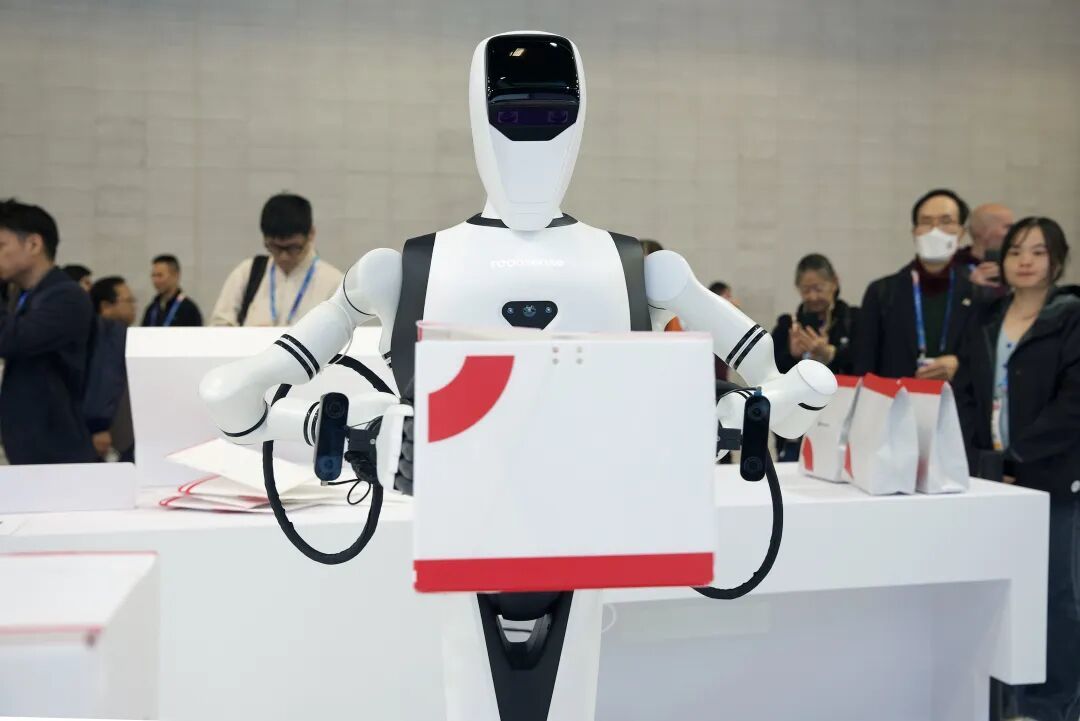 市场规模可达汽车行业10倍！禾赛科技创始人成立机器人公司，激光雷达头部玩家抢滩“第二增长曲线”