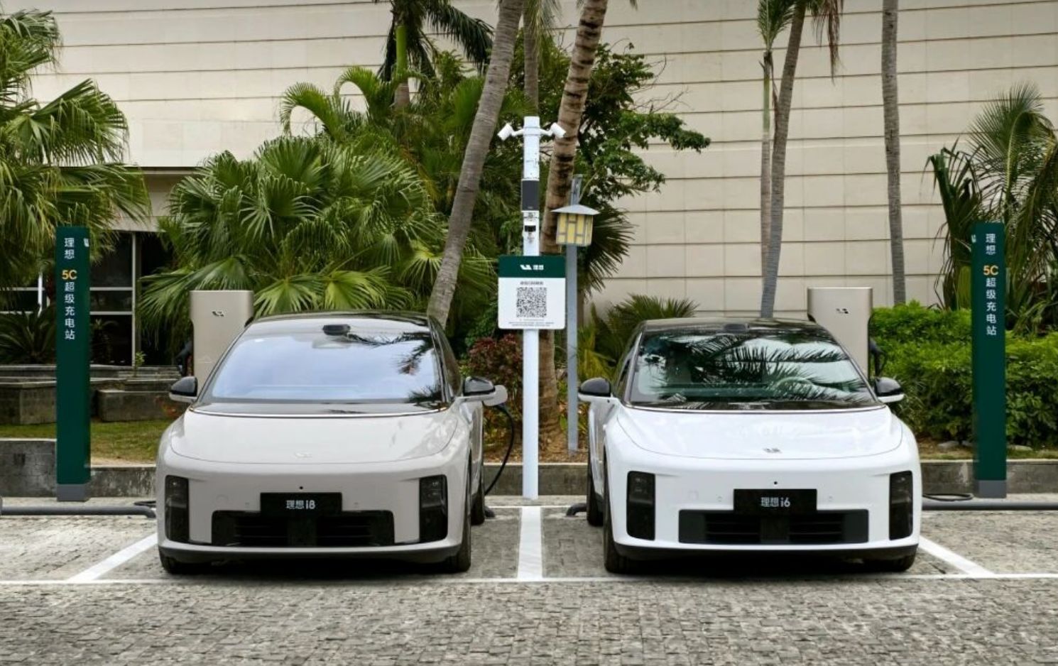 自研芯片“上车”、搭载5C电池!新一代L9今年要“打翻身仗”,理想欲借技术大改款“重回增程领先地位” 自研芯片“上车”、搭载5C电池!新一代L9今年要“打翻身仗”,理想欲借技术大改款“重回增程领先地位”