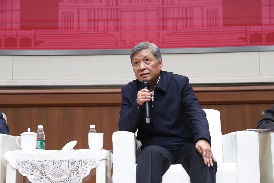 福耀科技大学50名大一学生被企业抢光?校长王树国回应:本科生不是目标,要把他们培养成卓越创新人才!曹德旺曾称“对标斯坦福” 福耀科技大学50名大一学生被企业抢光?校长王树国回应:本科生不是目标,要把他们培养成卓越创新人才!曹德旺曾称“对标斯坦福”