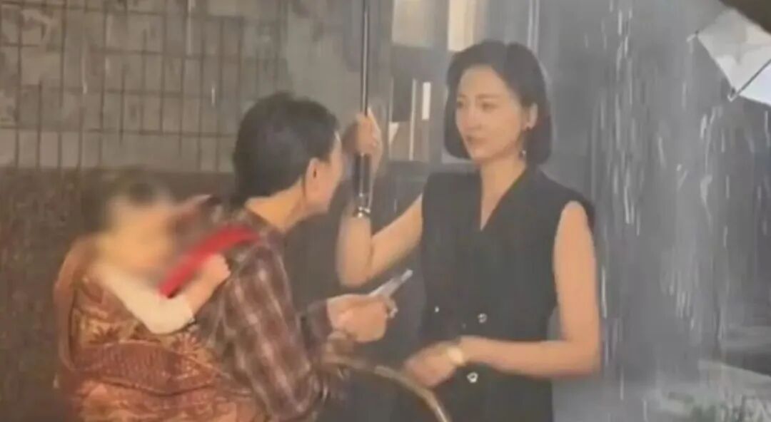 “让婴儿夜间淋雨”的短剧被全网下架,婴儿片酬仅800元,“孩子哭得撕心裂肺”,律师分析:可能涉及民事、行政甚至刑事责任 “让婴儿夜间淋雨”的短剧被全网下架,婴儿片酬仅800元,“孩子哭得撕心裂肺”,律师分析:可能涉及民事、行政甚至刑事责任