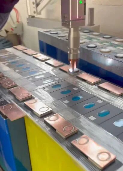 报废拆解的新能源汽车,约有80%没了电池!小作坊拆解转卖利润几千上万元,“这行有规定,不太方便讲”,记者一线调查→ 报废拆解的新能源汽车,约有80%没了电池!小作坊拆解转卖利润几千上万元,“这行有规定,不太方便讲”,记者一线调查→