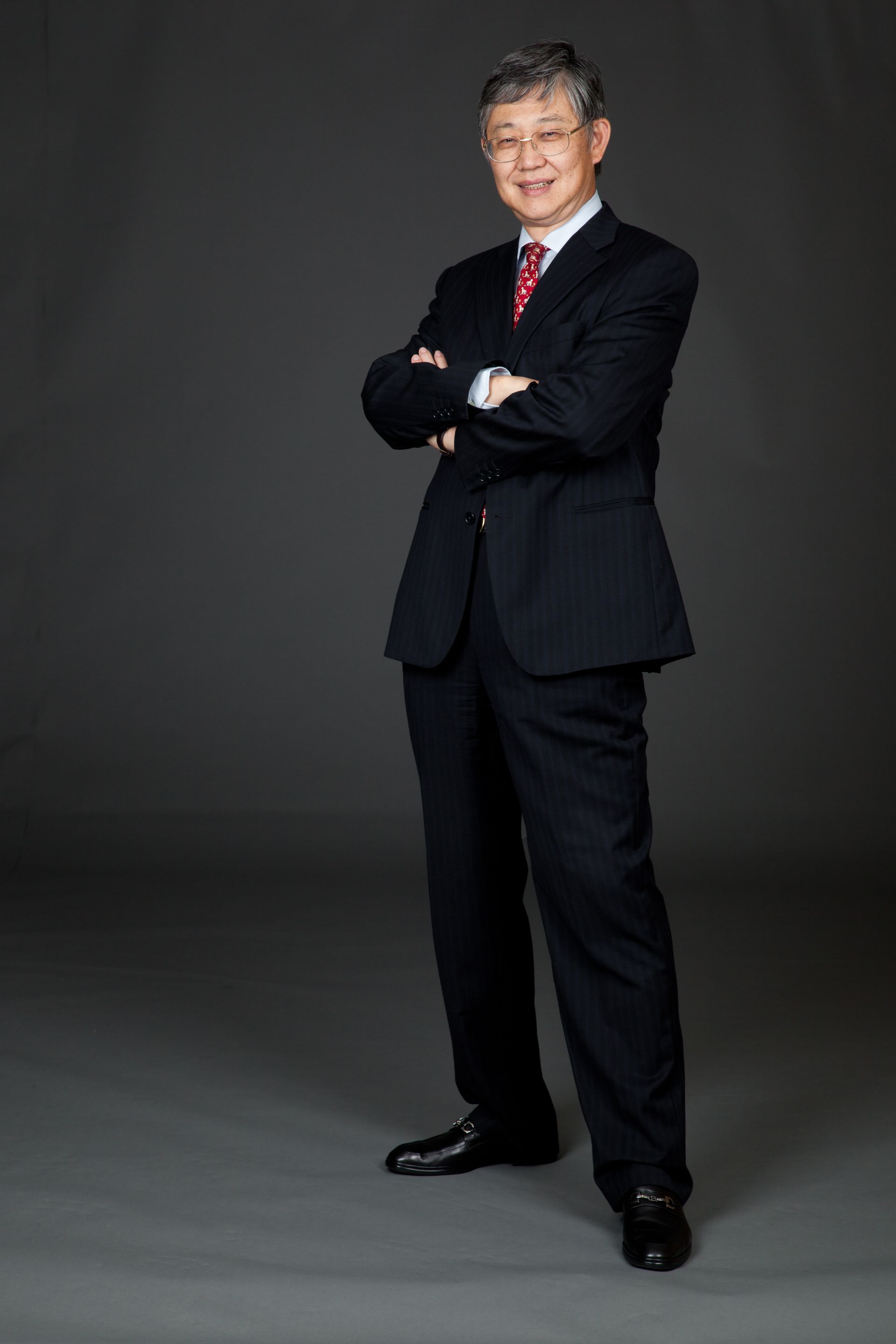 专访中原集团创始人施永青：2026年香港楼市将“峰回路转”，预测内地楼市仍以“休养生息”为主