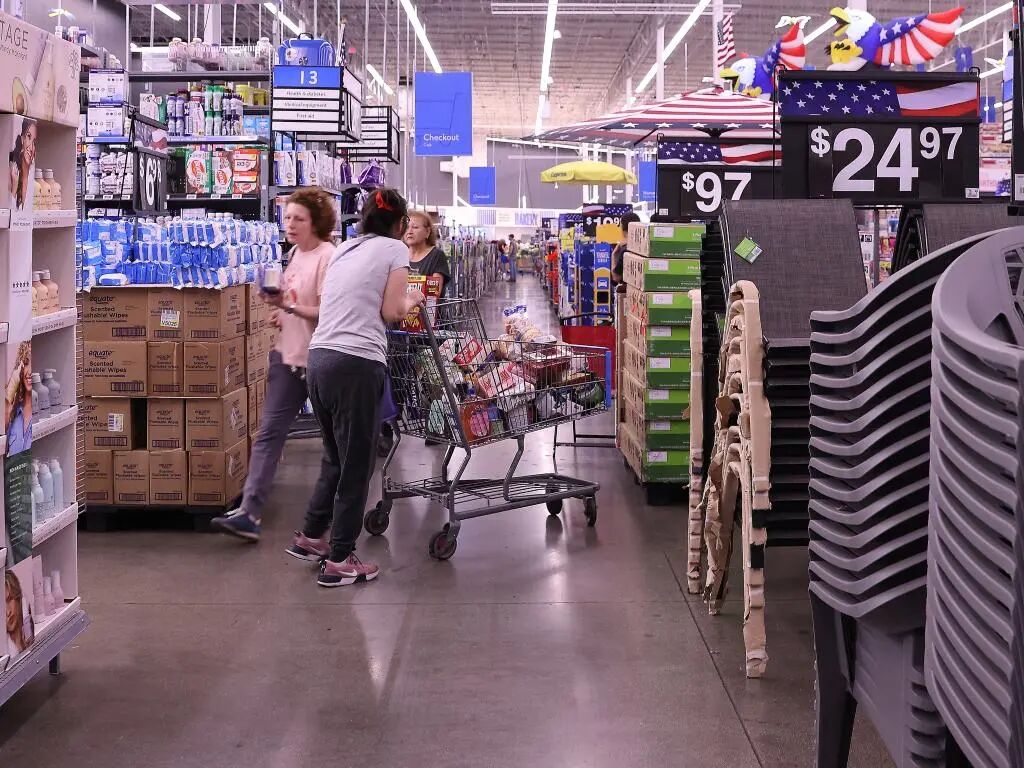 37%美国成年人拿不出400美金应急费?美国政府首次回应“斩杀线”:拜登的“锅” 37%美国成年人拿不出400美金应急费?美国政府首次回应“斩杀线”:拜登的“锅”