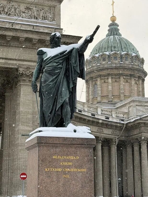 “吃住还没安排，人均成本已近万元”！实探免签后赴俄旅游：到莫斯科手机卡通信受限、导航失灵、信用卡不能用，在北极圈都有中国游客排队