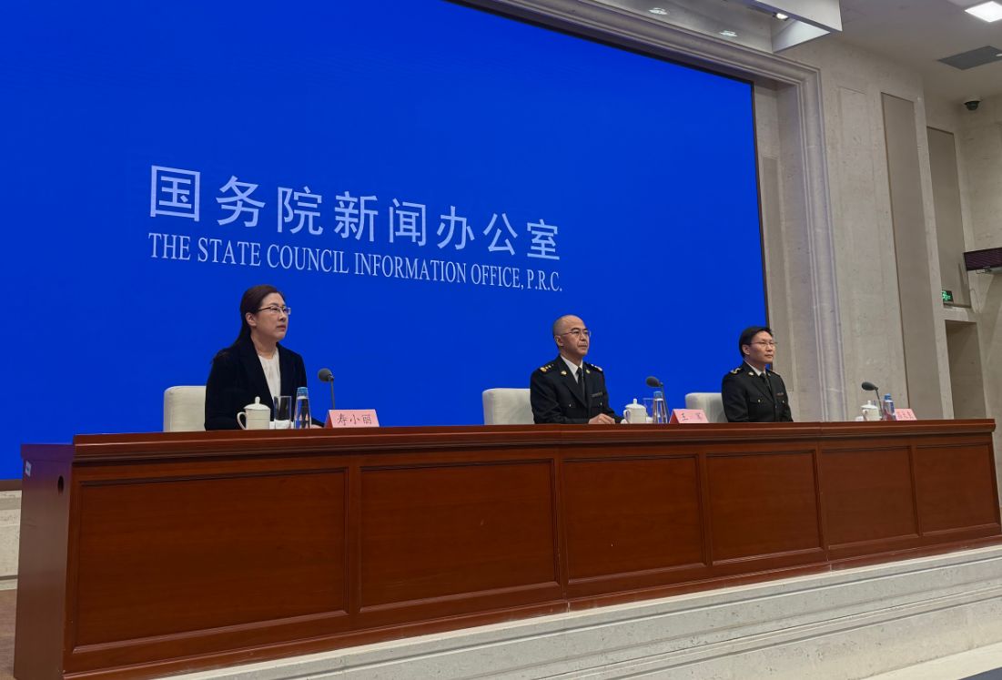 2025年我国进出口创历史新高！海关总署答每经问：进口连续7个月保持同比增长，空间仍广阔