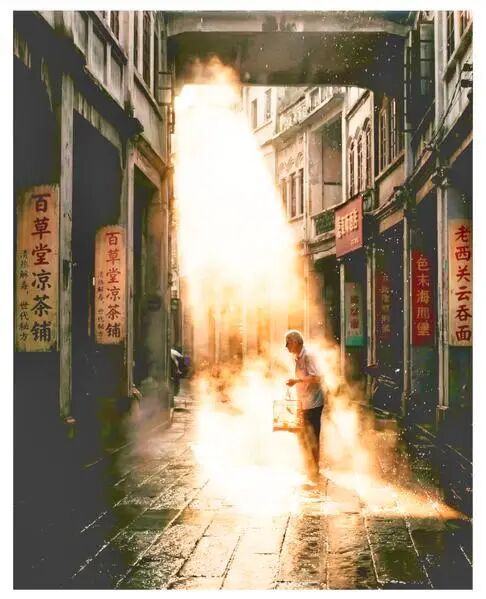 写真模特有6根手指？一摄影书大量使用AI生成图片，占比近50%！出版社致歉：将无条件退款