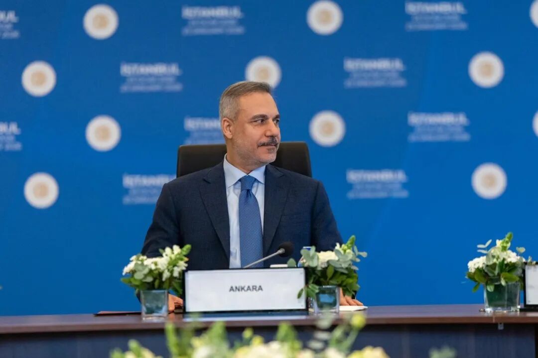 美国“林肯”号航母打击群抵达中东!伊朗称伊武装力量进入全面戒备状态,以军:已进入高度戒备状态!伊朗通报:在多地抓获数百人 美国“林肯”号航母打击群抵达中东!伊朗称伊武装力量进入全面戒备状态,以军:已进入高度戒备状态!伊朗通报:在多地抓获数百人