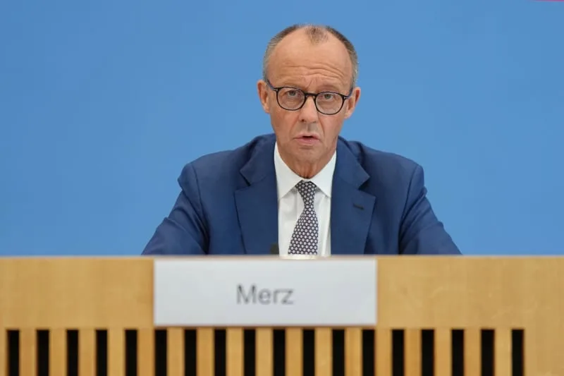 特朗普暗示吞并格陵兰,金价再度大涨突破4700美元!北美防空司令部向格陵兰调派战机;德财长发声:已达到底线 特朗普暗示吞并格陵兰,金价再度大涨突破4700美元!北美防空司令部向格陵兰调派战机;德财长发声:已达到底线