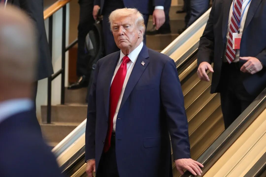 特朗普暗示吞并格陵兰,金价再度大涨突破4700美元!北美防空司令部向格陵兰调派战机;德财长发声:已达到底线 特朗普暗示吞并格陵兰,金价再度大涨突破4700美元!北美防空司令部向格陵兰调派战机;德财长发声:已达到底线