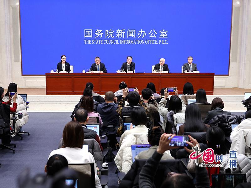 “两新”政策成效显著,带动总投资超1万亿元!打击消费品以旧换新骗补套补、先涨后补等行为!这场发布会信息量大...... “两新”政策成效显著,带动总投资超1万亿元!打击消费品以旧换新骗补套补、先涨后补等行为!这场发布会信息量大......