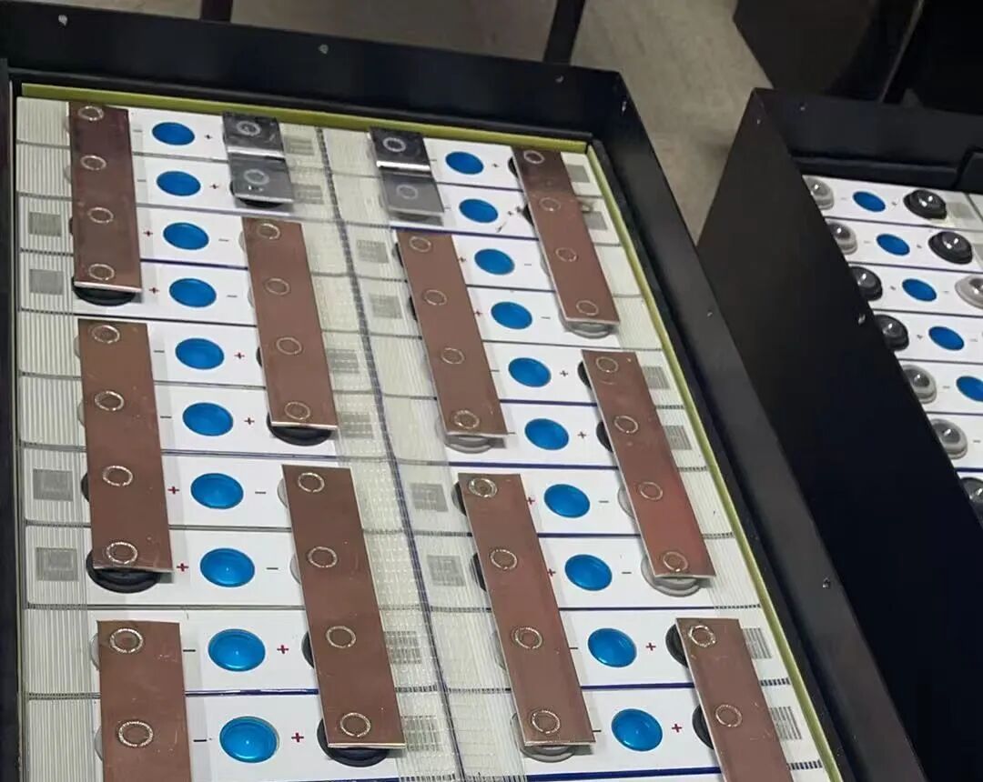 报废拆解的新能源汽车，约有80%没了电池！小作坊拆解转卖利润几千上万元，“这行有规定，不太方便讲”，记者一