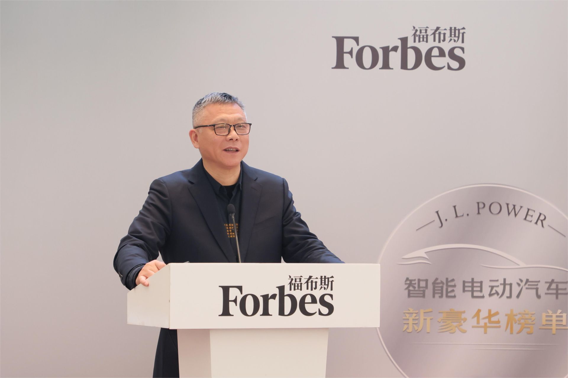 30 万元以上纯电车型争霸：中国品牌拿下高端市场八成席位