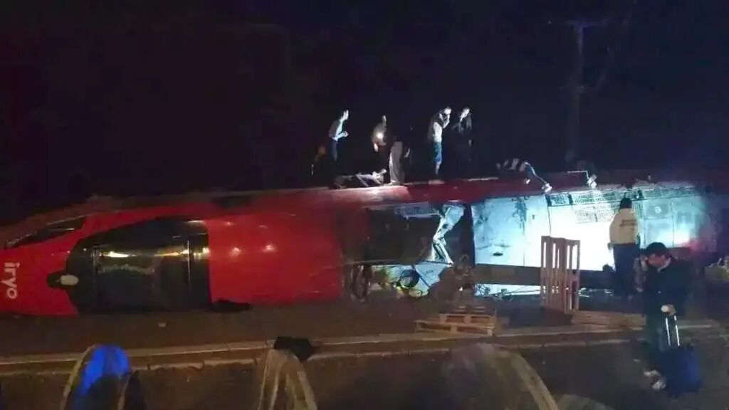 “极为蹊跷,现场情况非常严重”!已致39死170伤,西班牙突发高铁脱轨相撞重大事故,轨道刚换新,首相:深切悲痛 “极为蹊跷,现场情况非常严重”!已致39死170伤,西班牙突发高铁脱轨相撞重大事故,轨道刚换新,首相:深切悲痛